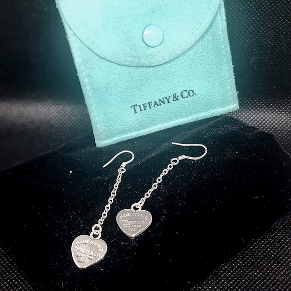 Rare Return To Tiffany & Co. Silver Dangle Heart Earrings - Picture 2 of 3
